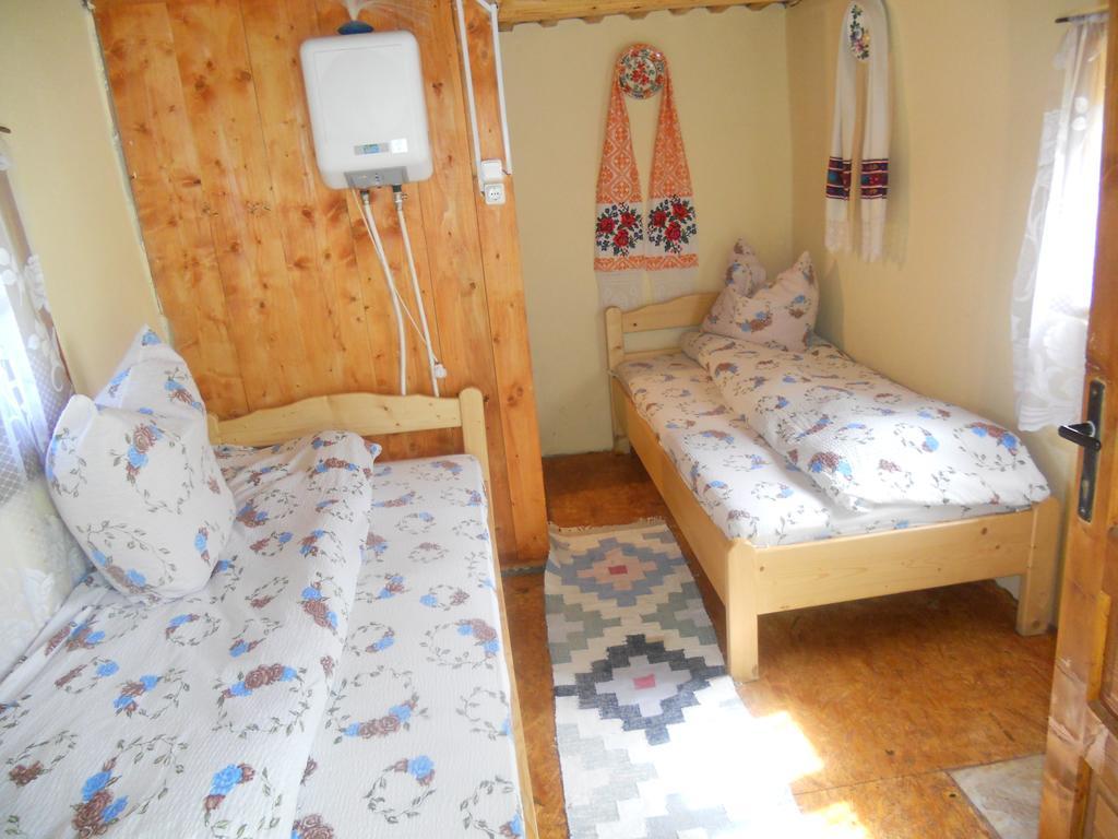 Cabana Victor Sighetu Marmaţiei Camera foto