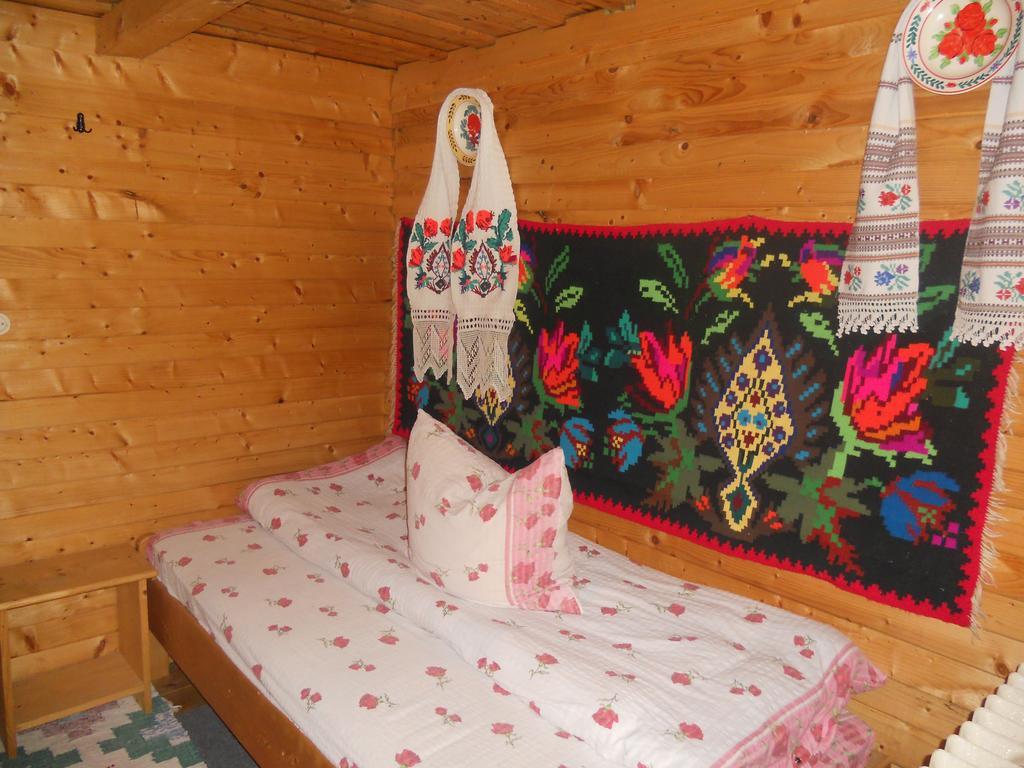 Cabana Victor Sighetu Marmaţiei Camera foto