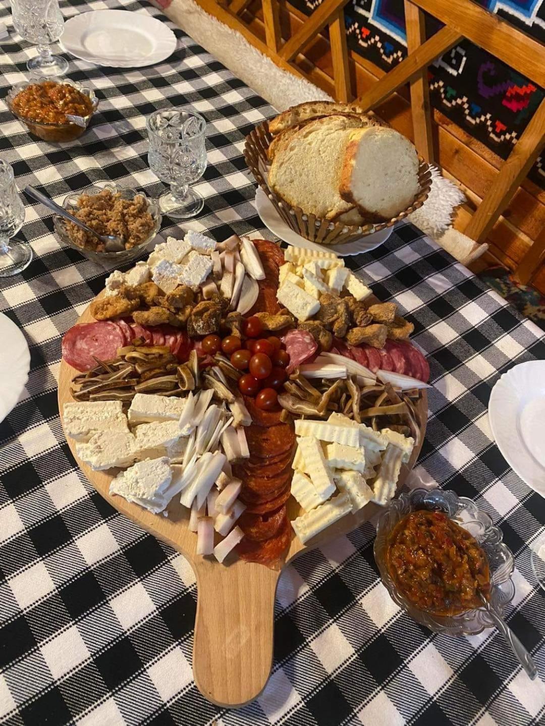 Cabana Victor Sighetu Marmaţiei Esterno foto